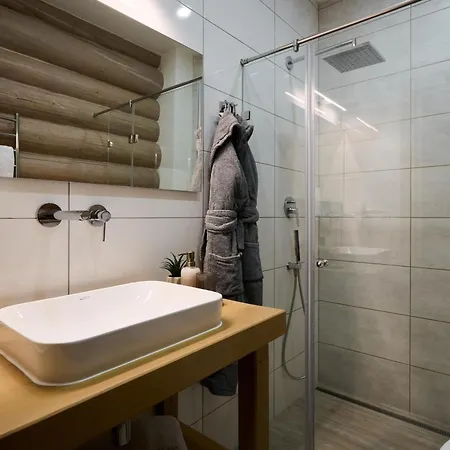 Forest Hill Shale Guest house