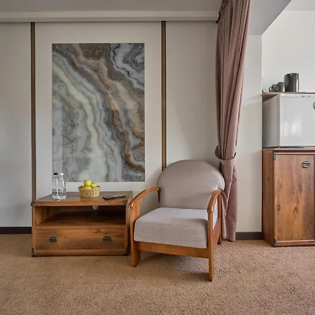 Forest Hill Shale Yablunytsya